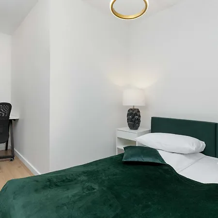 Apartament Przestronny W Jastrzębiej Górze Z Parkingiem, Biurkiem I Balkonem By Renters