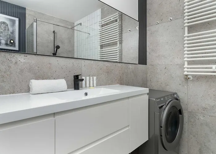 Przestronny W Jastrzebiej Gorze Z Parkingiem, Biurkiem I Balkonem By Renters