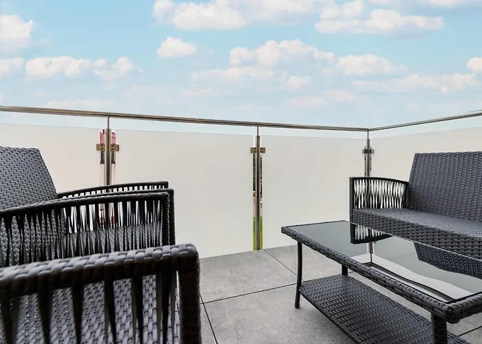 Przestronny W Jastrzebiej Gorze Z Parkingiem, Biurkiem I Balkonem By Renters 公寓