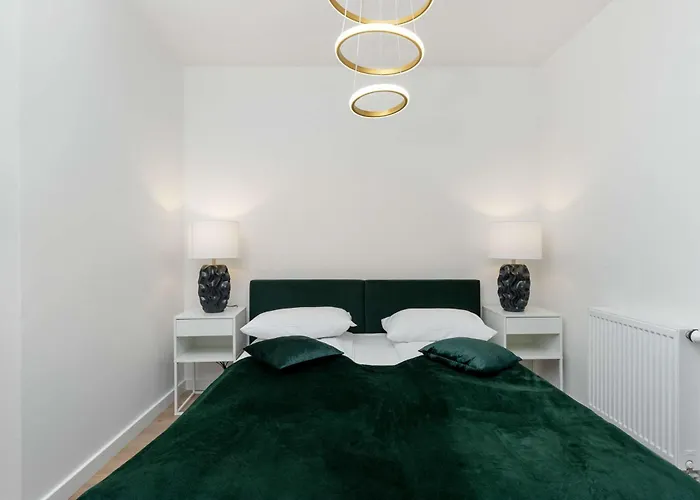 Przestronny W Jastrzebiej Gorze Z Parkingiem, Biurkiem I Balkonem By Renters Jastrzębia Góra