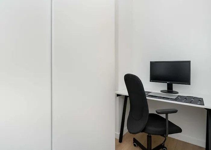 Przestronny W Jastrzebiej Gorze Z Parkingiem, Biurkiem I Balkonem By Renters * Jastrzębia Góra