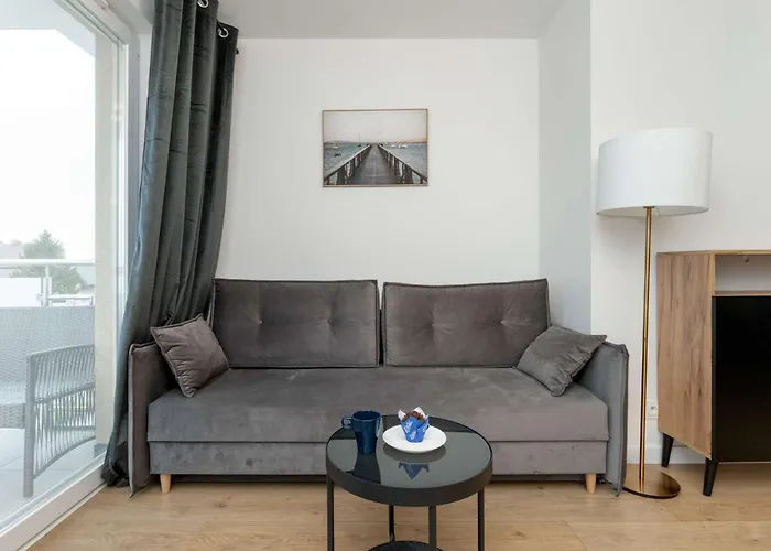 Przestronny W Jastrzebiej Gorze Z Parkingiem, Biurkiem I Balkonem By Renters * Jastrzębia Góra